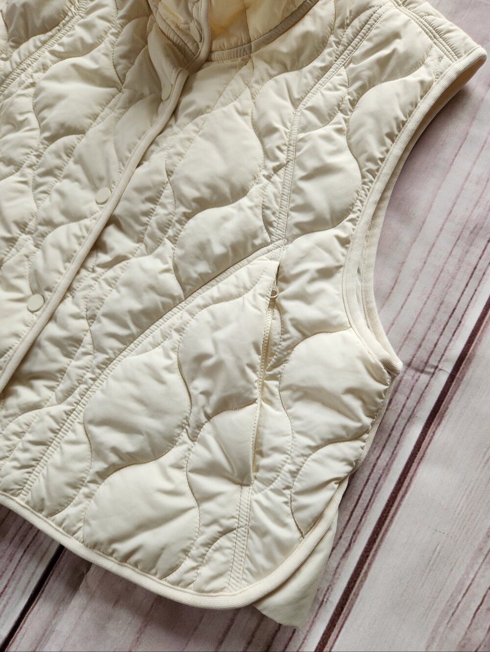 NWOT Quince "Featherless Quilted Puffer Vest" Silken White | Women's Size L - Picture 5 of 11